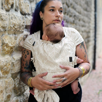 Mei tai regolabile in tonalità perla, supporto per babywearing neonato