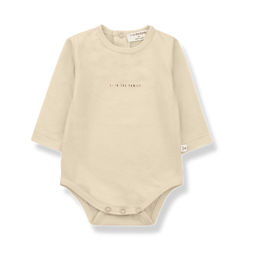 Body a manica lunga +1+ in the family color beige con dettaglio di stampa frontale e apertura con bottoni a pressione nikel free sul cavallo e sulla schiena.