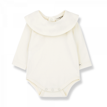 Body manica lunga, firmato 1+ in the family, in cotone organico. Ha un ampio colletto e presenta un'apertura tramite bottoncini a pressione nikel free sul cavallo e sulla schiena.
