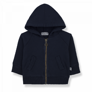 cardigan bambino in tonalità blu-notte, firmato 1+ in the family. Apertura frontale tramite zip, cappuccio, tasche laterali