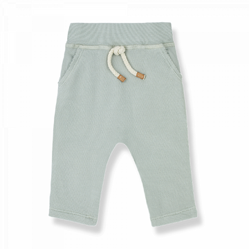 pantalone bambino in tonalità verde, firmato 1+ in the family. Elastico in vita, laccetto frontale, tasche laterali