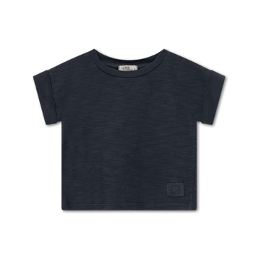  t-shirt bambini, firmata My Little Cozmo, in tonalità antracite. Maniche corte, che possono essere arrotolate o abbassate, girocollo a costine. 