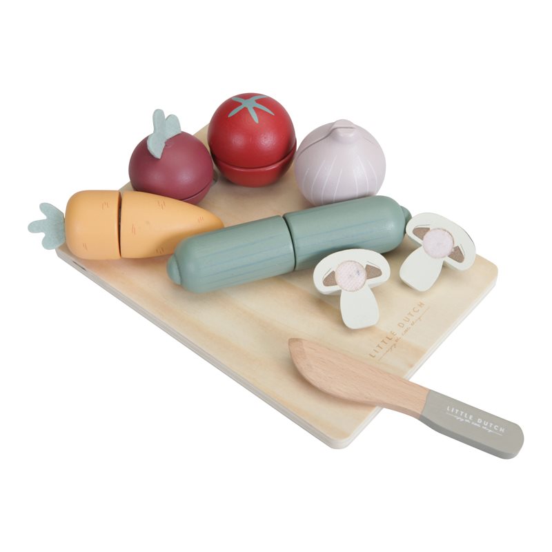 A disposizione del piccolo chef c'è un coltellino in legno, un tagliere e tanta verdura da tagliare a pezzi! E una volta tagliata, la frutta può essere ricomposta tramite l'attacco in velcro e ricominciare tutto da capo! Pomodoro, carota, cipolla, ravanello... da dove cominciare a tagliare? Questo gioco aiuta l'attenzione e la coordinazione occhio-mano del bimbo.