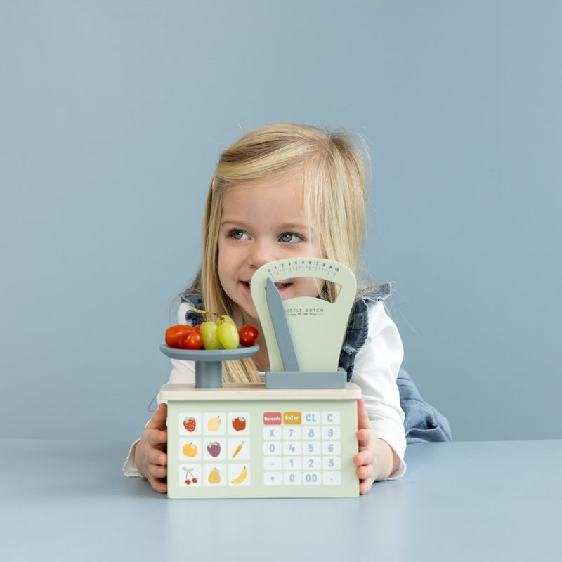 Cari bambini, immaginate di avere un vostro negozio di frutta e verdura. E tra le cose che non possono mancare c'è questa bilancia, firmata Little Dutch, con il quale poter pesare i prodotti e calcolare il giusto prezzo! 