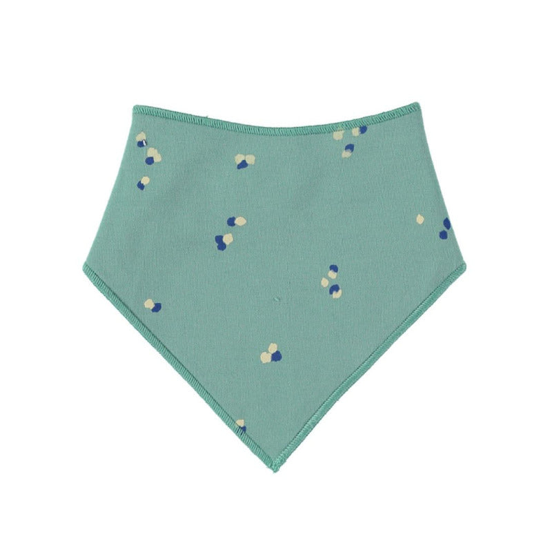 Bellissimo e morbido bavaglino bandana in morbido cotone biologico per i vostri neonati con tanti petali su fondo verde acqua. Chiusura su 2 posizioni tramite bottoncini a pressione.