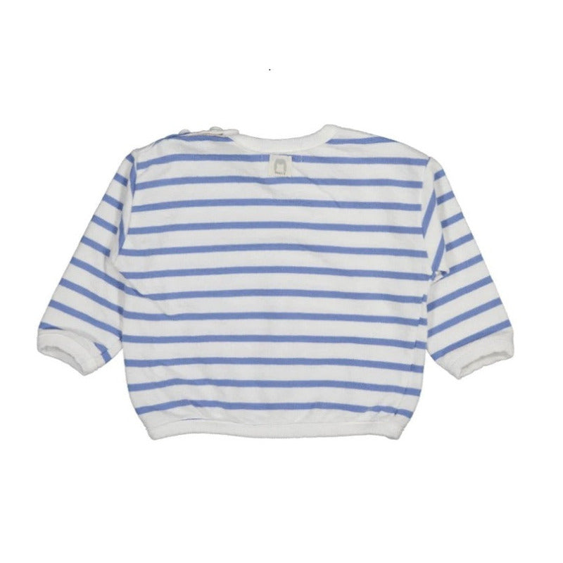 felpa bambino in morbido cotone biologico a righe blu su fondo bianco. Apertura lungo spalla tramite bottoni, scollo rotondo, costine su scollo e polsini. 