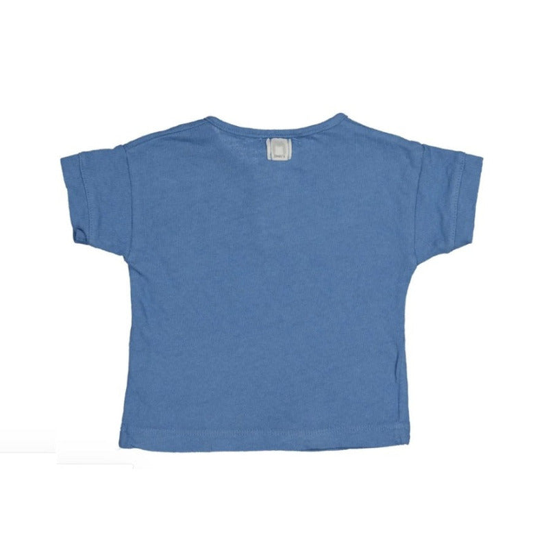 t-shirt bambini a manica corta in un morbido mix di cotone e lino di altissima qualità, in tonalità blu. Apertura tramite bottoni altezza petto. 