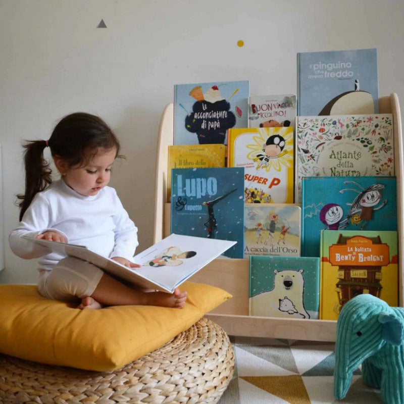 Libreria montessoriana in legno per bambini