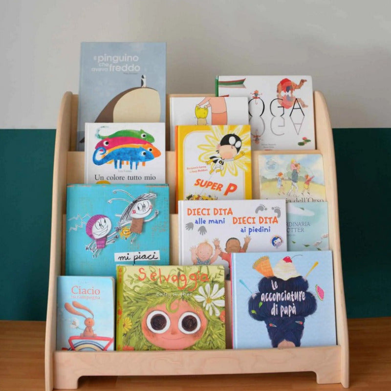 Libreria montessoriana in legno per bambini